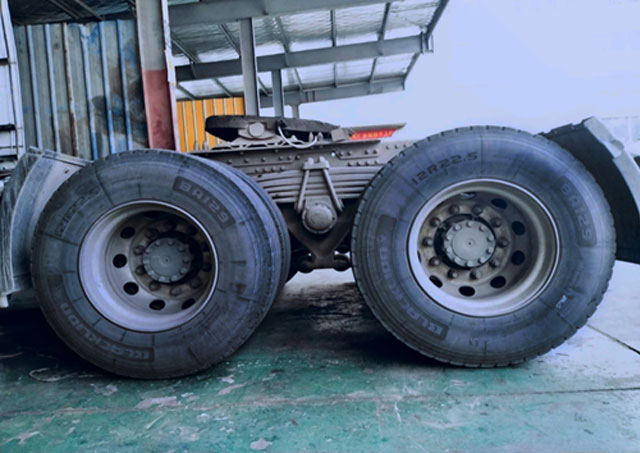 blacklion-tires-makes-cnhtc-sitrak-to-safe-driving-1-3-million-miles